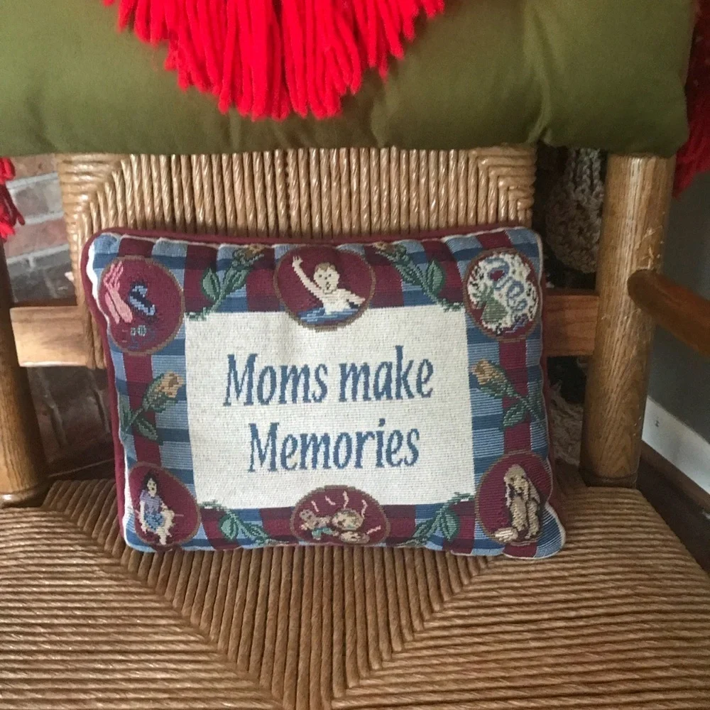 Rare Vintage Moms Make Memories Decoration Pillow